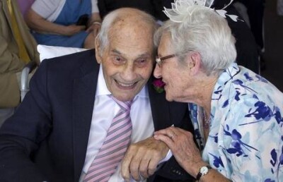 Самые старые молодожены зарегистрировали брак в Британии