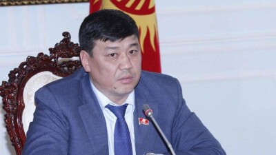 Один из кандидатов вышел из президентской гонки в Кыргызстане