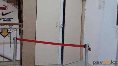 Мужчина упал в шахту лифта в торговом доме Павлодара