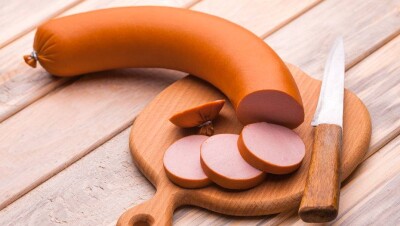 Колбаса с перьями в Кокшетау снята на видео ради наживы, считает производитель 