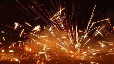 В Индии от взрыва фейерверков во время шествия погибло более десяти человек