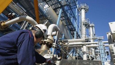 63-летний работник завода "Тенгизшевройл" станцевал на работе шаффл