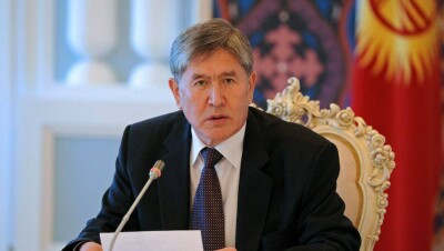 Атамбаев обвинил СМИ и политиков в попытке дестабилизировать Кыргызстан