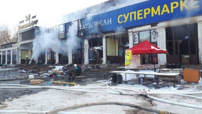 В Алматы горели бутики супермаркета "Сабыржан" на рынке "Самал"