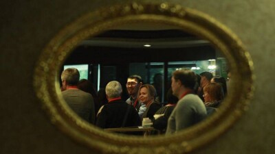 Дно нащупали. Пробили. Двигаемся дальше