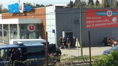 Во Франции идёт спецоперация по освобождению заложников