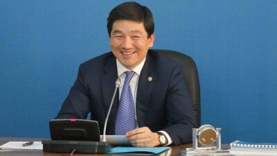 Байбек поделился впечатлениями от поездки по Аль-Фараби с ограничением в 60 км/ч