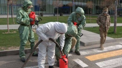 Акимат Шымкента ответил на заявление жительницы о том, что улицы дезинфицируют обычной водой