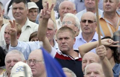 Власти Молдавии снизили цены на свет, газ и хлеб из-за протестов