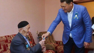 В Павлодаре ветеранам войны вручили ключи от квартир