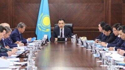70 млрд тенге заложило Правительство на повышение зарплат учителям