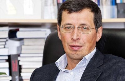 Курс 198 тенге за доллар всё равно остаётся завышенным – Ораз Жандосов