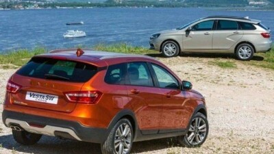 АвтоВАЗ поднял цены на все автомобили Lada