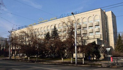 Гостиница загорелась в центре Алматы