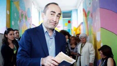 Экс-президента Армении Роберта Кочаряна освободили из-под ареста