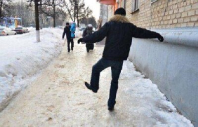 В Актобе от гололёда за сутки пострадали 172 человека