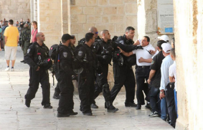 Израильские военные совершили налёт на мечеть в Иерусалиме