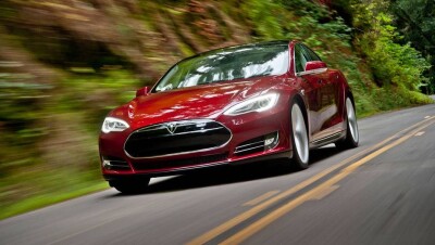 Сотрудник "Самрук-Казына" выиграл электрокар Tesla за 5000 тенге
