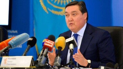 Аскара Мамина переизбрали на пост главы Казахстанской федерации хоккея
