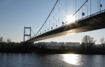 В Семее в Иртыше ищут тело самоубийцы