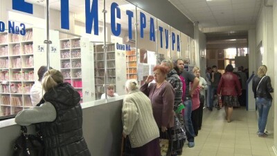 Беременную и инвалида отказались лечить без временной регистрации в Алматы