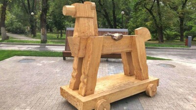 Пропавшее седло с арт-объекта "Рождение седла" в Алматы вернули на место