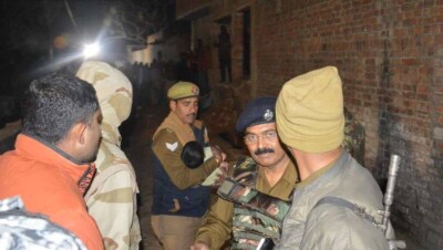 Полиция Индии застрелила мужчину, взявшего в заложники более 20 детей