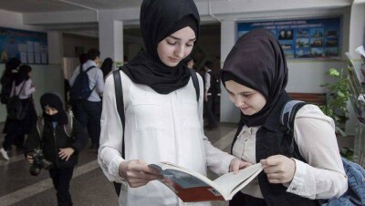 Миф о единой умме: что делать с хиджабами в школах?