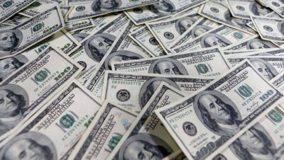 Доллар на бирже подешевел ещё почти на два тенге