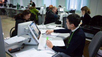 1,7 млн казахстанцев вышли из тени, получив регистрацию в ЦОНах