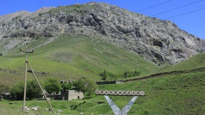 Байжансай. Бес отбасы тұратын қала