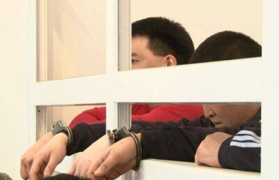 Обвиняемому в убийстве полицейскому вызвали в суд скорую помощь