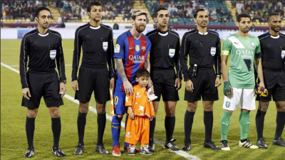 Лионель Месси встретился с афганским мальчиком в футболке из пакета