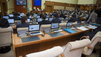 14 кандидатов в депутаты передумали быть сенаторами