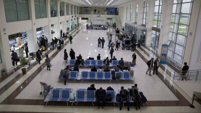 Мирзиёев поручил начать развитие туризма с освещения в залах аэропортов