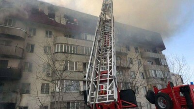 В Алматы из-за пожара в жилом доме эвакуировали 300 человек 