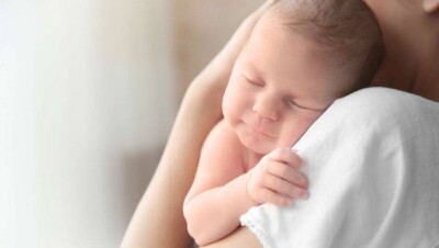 В Казахстане более 20 новорождённых заразились коронавирусом от матерей