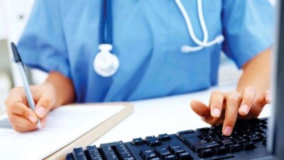 Минздрав РК: Переход на безбумажный формат работы сократил очереди в два раза