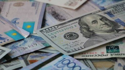 Тенге улучшил позиции на бирже