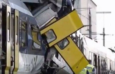 В столкновении поездов в Германии погибли четыре человека, более 150 травмированы