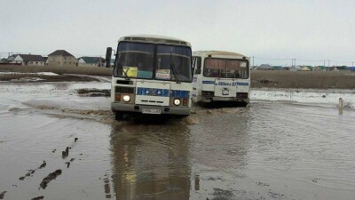 В Уральске сорвали план по ремонту дорог. Денег хватило только на 15% работ