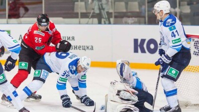 "Барыс" по буллитам проиграл "Металлургу" в КХЛ
