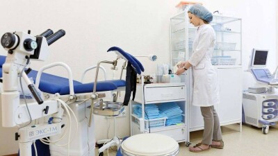 О колоссальном дефиците кадров заявил глава Ассоциации репродуктологов 