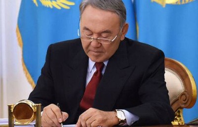 Назарбаев подписал закон, приостанавливающий аренду земли иностранцами