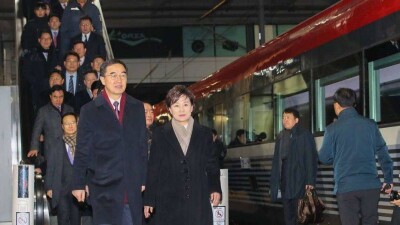 Символическая церемония соединения железных дорог двух Корей прошла в КНДР