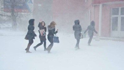 В Нур-Султане отменили занятия для школьников с 0 по 11 класс 