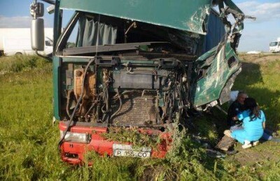 Шесть человек погибли в автокатастрофе с участием рейсового автобуса в Костанайской области