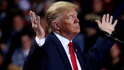 Трамп подписал закон о выделении 2 трлн долларов на поддержку экономики США