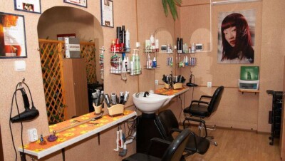 Бесплатную парикмахерскую открыли в Усть-Каменогорске для незащищённых слоёв населения