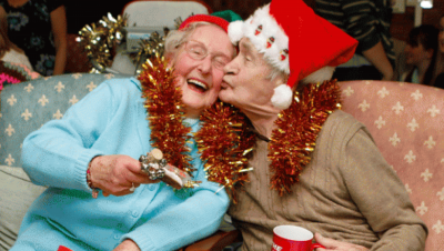 Одинокие старики из Алматы написали трогательные письма Деду Морозу